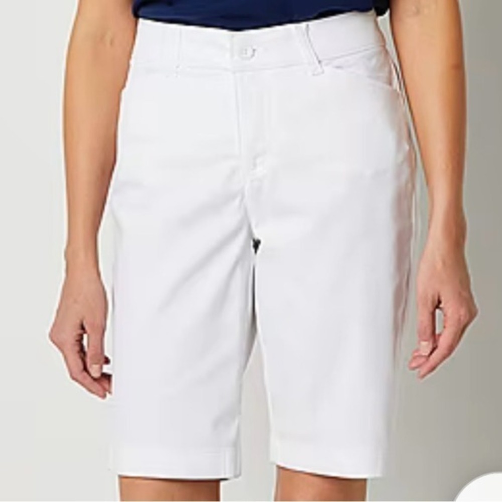 HBDD- Hugo Bao Didai. Lightweight White Shorts. Size M.